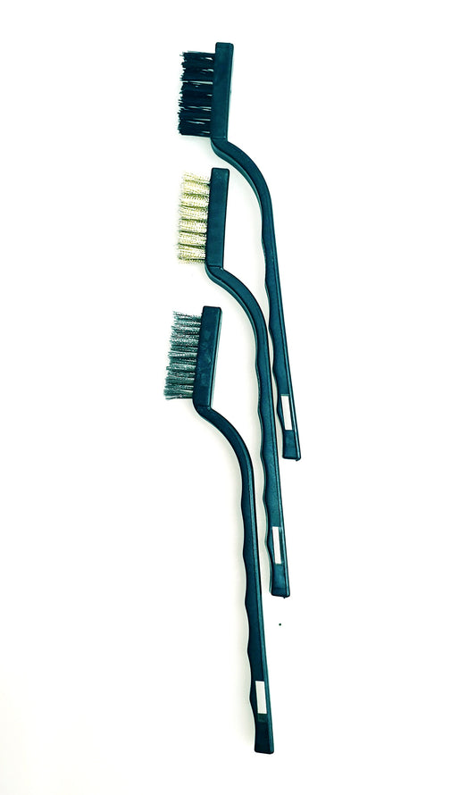 Set di tre spazzole Wish Dance Shop con dentini in acciaio, ottone e setola per pulire e ravvivare suola in bufalo e camoscio.
