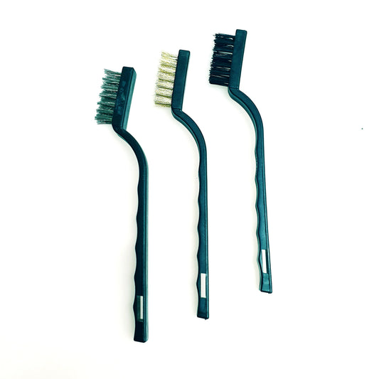 Set di tre spazzole Wish Dance Shop con dentini in acciaio, ottone e setola per pulire e ravvivare suola e camoscio.