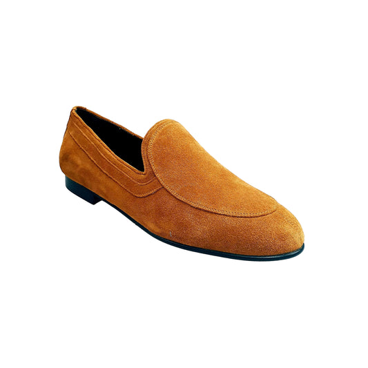Scarpa da uomo Romeo Wish Dance Shop in camoscio marrone cammello con cuciture e fodera in pelle marrone scuro.