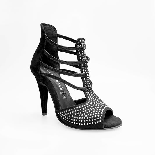 Sandalo donna Hera Black in camoscio nero con borchiette argento, tacco a spillo largo alto, dettaglio elegante e moderno