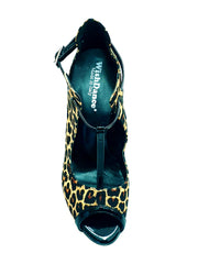 Carica immagine nella Galleria, Jenny (18/06) - Scarpa in seta Beige disegno Laserato Leopardo con dettagli e cinturini in Vernice Nera Tacco a Spillo Smaltato Nero