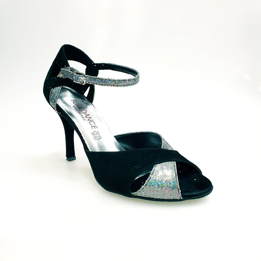 Scarpa donna Ely TPDA in camoscio nero Boreale Silver di Wishdance, dettaglio elegante e moderno, vista laterale dell'outfit.