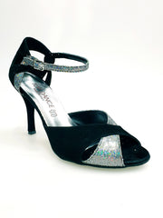 Cargar imagen en la Galería, Scarpa donna Ely TPDA in camoscio nero Boreale Silver di Wishdance, dettaglio elegante e moderno, vista laterale dell'outfit.