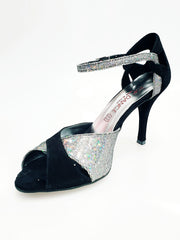 Cargar imagen en la Galería, Scarpa da donna Wishdance Ely (4750) TPDA in camoscio nero con dettagli silver, vista frontale della scarpa elegante.
