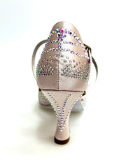 Load image into Gallery viewer, DADA Diamond QC (L55) - Scarpa da Ballo da Donna in Raso Cipria cinturino incrociato al collopiede con Swarovski Boreali Tacco a Rocchetto