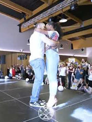 Carica e visualizza video in Galleria, Onda QC (BI-Flex) MARYLU- Scarpa Da Donna in Raso Seta Bronzo Cinturino incrociato su Collopiede con Swarovski Boreali Parziali solo avanti e Fondo Extraflex Competition Tacco a Rocchettino