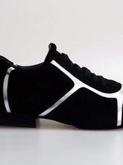 Load image into Gallery viewer, Sneaker Antony 115 da uomo in camoscio nero con inserti in pelle argento, profili bianchi, scarpa casual elegante.