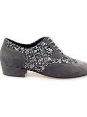 Carica immagine nella Galleria, ADOLFO (811 Siviglia) - Stringata Mambo a Coda di Rondine Mod. Oxford in Camoscio Grigio e Fiorato Silver Wish Dance Shop
