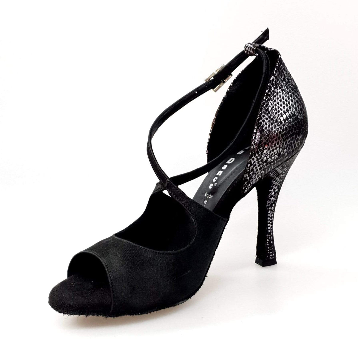 Sandalo da donna Adriana di Wish Dance Shop in raso nero con tacco e tallone in camoscio pitone silver, fodera in vera pelle.