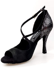 Cargar imagen en la Galería, Sandalo da donna Adriana di Wish Dance Shop in raso nero con tacco e tallone in camoscio pitone silver, fodera in vera pelle.
