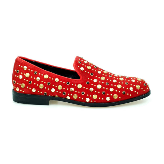 Mocassino Jack Sparrow Pirata Wish Dance Shop in camoscio rosso con borchie oro e Swarovski neri, fondo in cuoio premium.