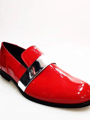 Carica immagine nella Galleria, Scarpa mocassino Jackson in vernice rossa con fascia argento, foderata in vera pelle italiana, di Wish Dance Shop.