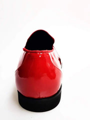 Carica immagine nella Galleria, Scarpa mocassino Jackson di Wish Dance Shop in vernice rossa, fascia argento, foderata in vera pelle italiana.