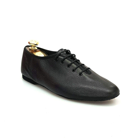 Scarpa Jazz Confort Jazz 04 in pelle nera, con suola antiscivolo, perfetta per danza e comfort.