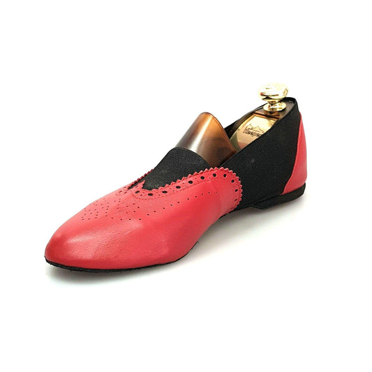 Scarpa Jazz Roly 06 in pelle rossa con elastico nero, suola bufalo, design confortevole Flex, perfetta per danza e stile.