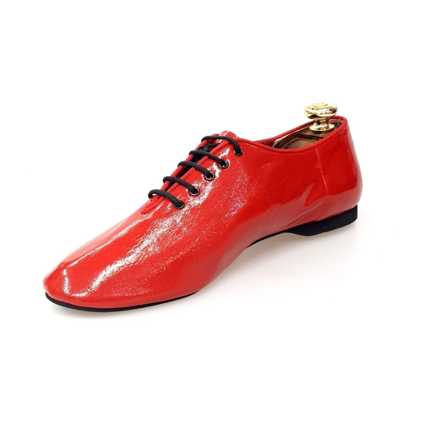 Scarpa Jazz 04 da allenamento in vernice rossa, marca Wish Dance Shop, con suola resistente e design elegante per danza.