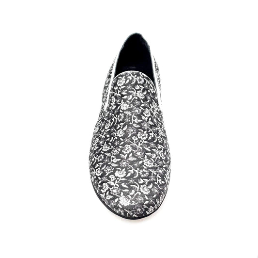 Mocassino da uomo Doge 800PW in tessuto veneziano fiorato argento con profili in lurex e rivestito in vera pelle italiana.