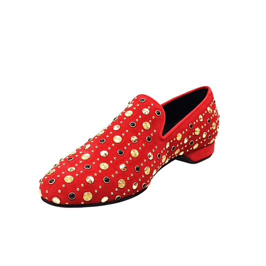 Scarpa mocassino Jack Sparrow Pirata Wish Dance Shop in camoscio rosso con borchie dorate e Swarovski neri incastonati