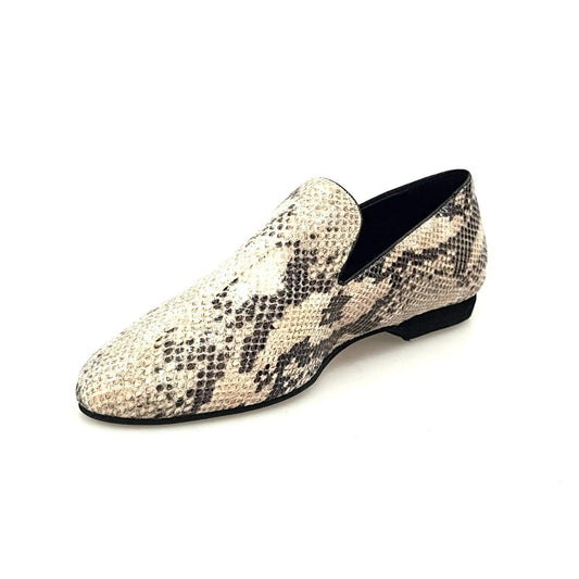 Scarpa mocassino da uomo in pitone beige Wish Dance Shop, elegante scarpa in pelle con dettagli raffinati.