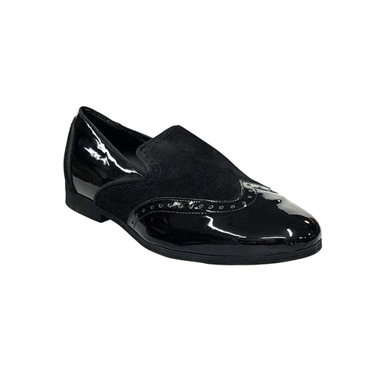 Mocassino uomo in vernice nera e camoscio nero, stile classico, con suola in gomma e dettaglio elegante.