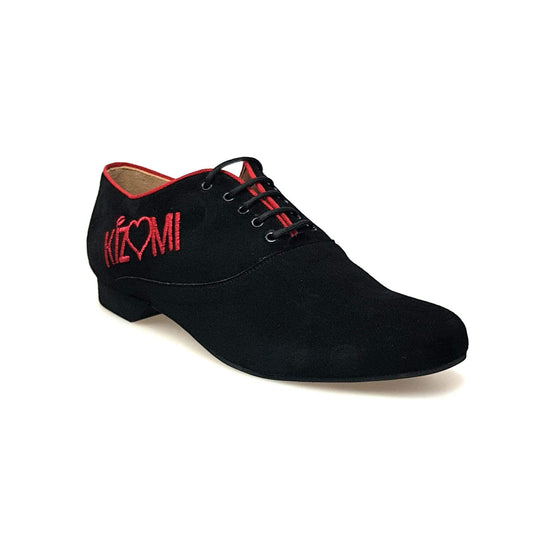 Scarpa uomo KIZMI Milano MS07 in camoscio nero con profilo rosso ricamo, chiusura Oxford, forma tonda, marca Wish Dance Shop