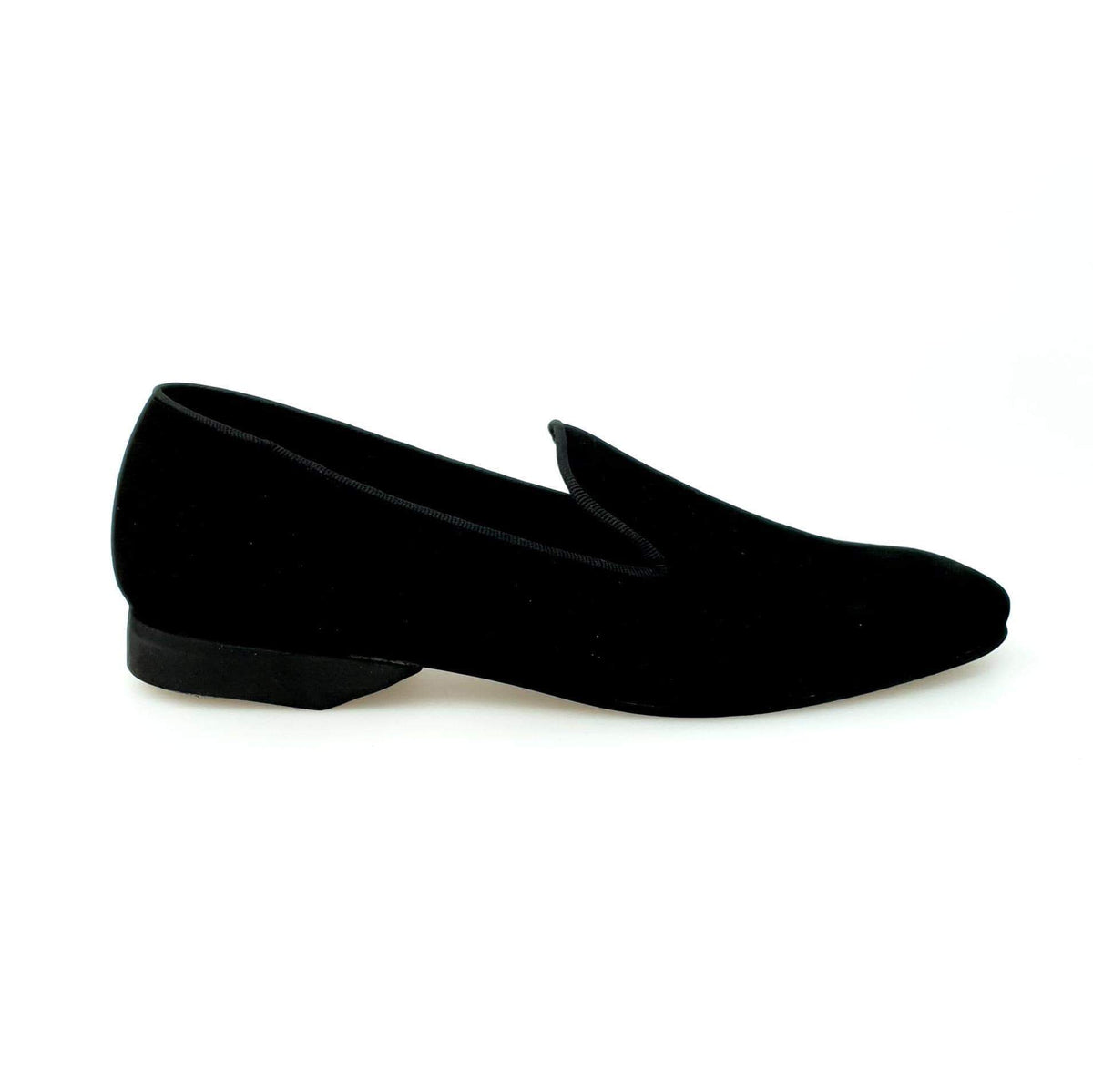 Scarpa mocassino da uomo Boris MS20 in camoscio nero con punta lunga e fodera in pelle, stile elegante e moderno