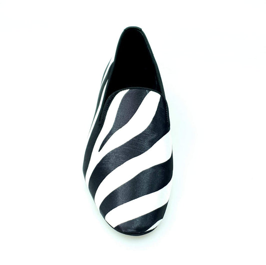 Scarpa da uomo Wish Dance Shop Mocassino in raso seta zebrato con profilo nero e forma lunga, stile elegante e distintivo