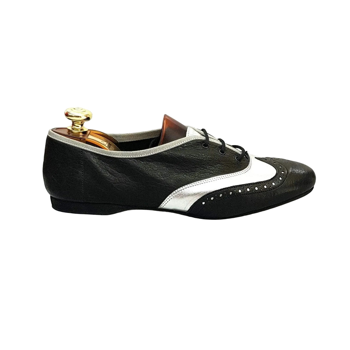 Scarpa jazz Eddy NY08 di Wish Dance Shop in pelle nera con inserto argento, comoda e elegante per ballo jazz.