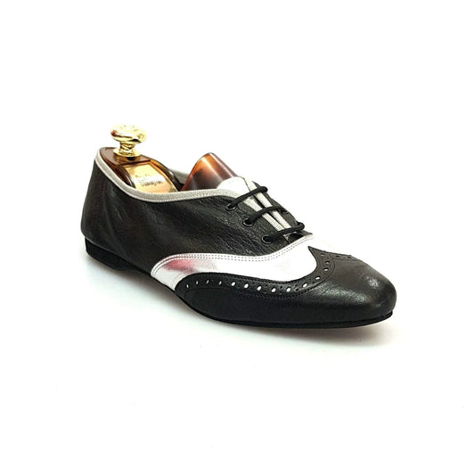 Scarpa jazz Eddy NY08 di Wish Dance Shop in pelle nera con inserti in pelle argento, comoda e elegante per danza jazz.