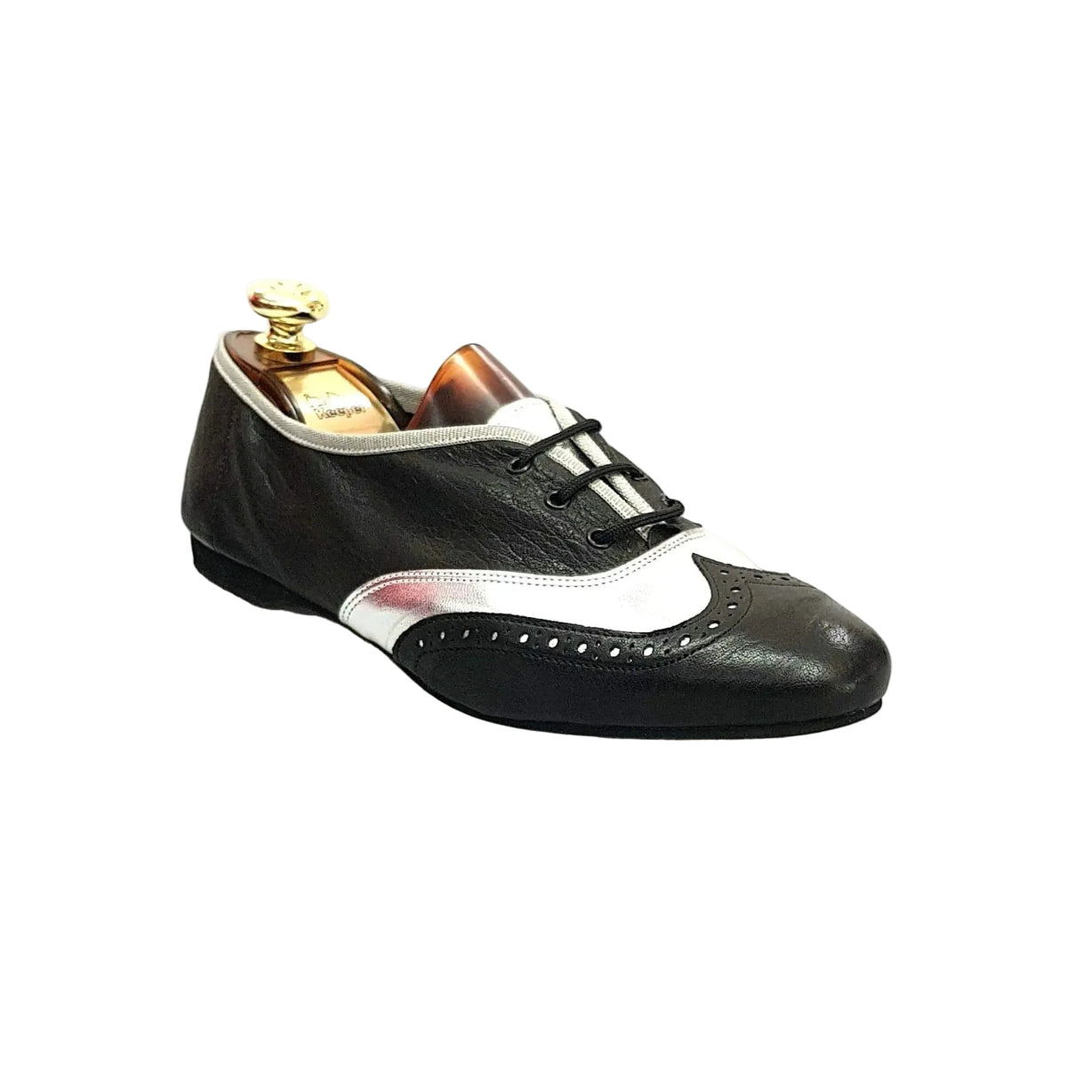 Scarpa jazz Eddy NY08 di Wish Dance Shop in pelle nera con inserti in pelle argento, comoda e elegante per danza jazz.