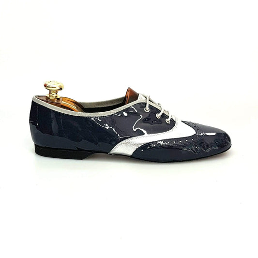 Scarpa jazz Eddy NY08 di Wish Dance Shop in vernice blu notte e pelle silver, con suola e dettagli eleganti per danza.
