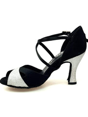 Cargar imagen en la Galería, Scarpa da donna Ely QC in raso nero e glitter argento con cinturino incrociato e tacco rocchetto.