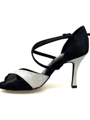 Cargar imagen en la Galería, Scarpa da donna Ely QC in raso nero e glitter argento con cinturino incrociato sul collo e tacco rocchetto, marca Wish Dance Shop.