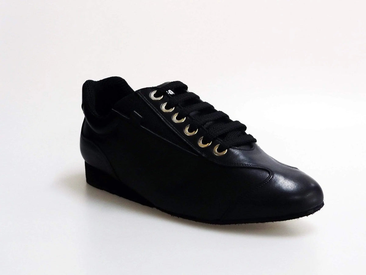 Sneaker 113H in pelle nera Horus, scarpa sportiva Wish Dance Shop con tomaia in pelle liscia e suola bianca.