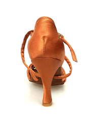 Carica immagine nella Galleria, Scarpa da ballo Wishdance Patty QC in raso bronzo con fascette e cinturino incrociato, tacco rocchetto, stile elegante e comodo.