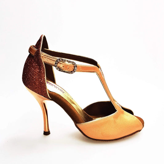 Scarpa da donna Wishdance ELIDE (401) in raso seta carne con dettagli glitter tan, elegante e raffinata.
