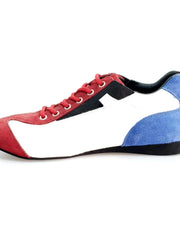 Carica immagine nella Galleria, Scarpa Wishdance Ivan Camaguey sneaker bandiera cubana in camoscio rosso, blu royal e pelle bianca, stile extraconfort.