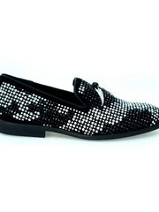 Carica immagine nella Galleria, Wishdance Mocassino Lyon Camoscio Nero miniborchie Nere e Argento