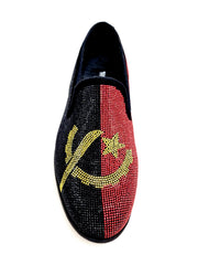 Carica immagine nella Galleria, MACETE Facão (800PJ) - Mocassino da Uomo in Camoscio Nero Livrea Bandiera Angolana con Miniborchie Rosse Nere e Oro
