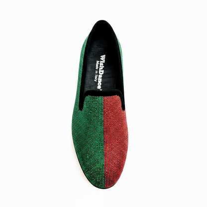 Scarpa da uomo MACETE Facão 800PJ in camoscio nero con bandiera angolana, dettagli rossi, neri e oro, stile mocassino elegante