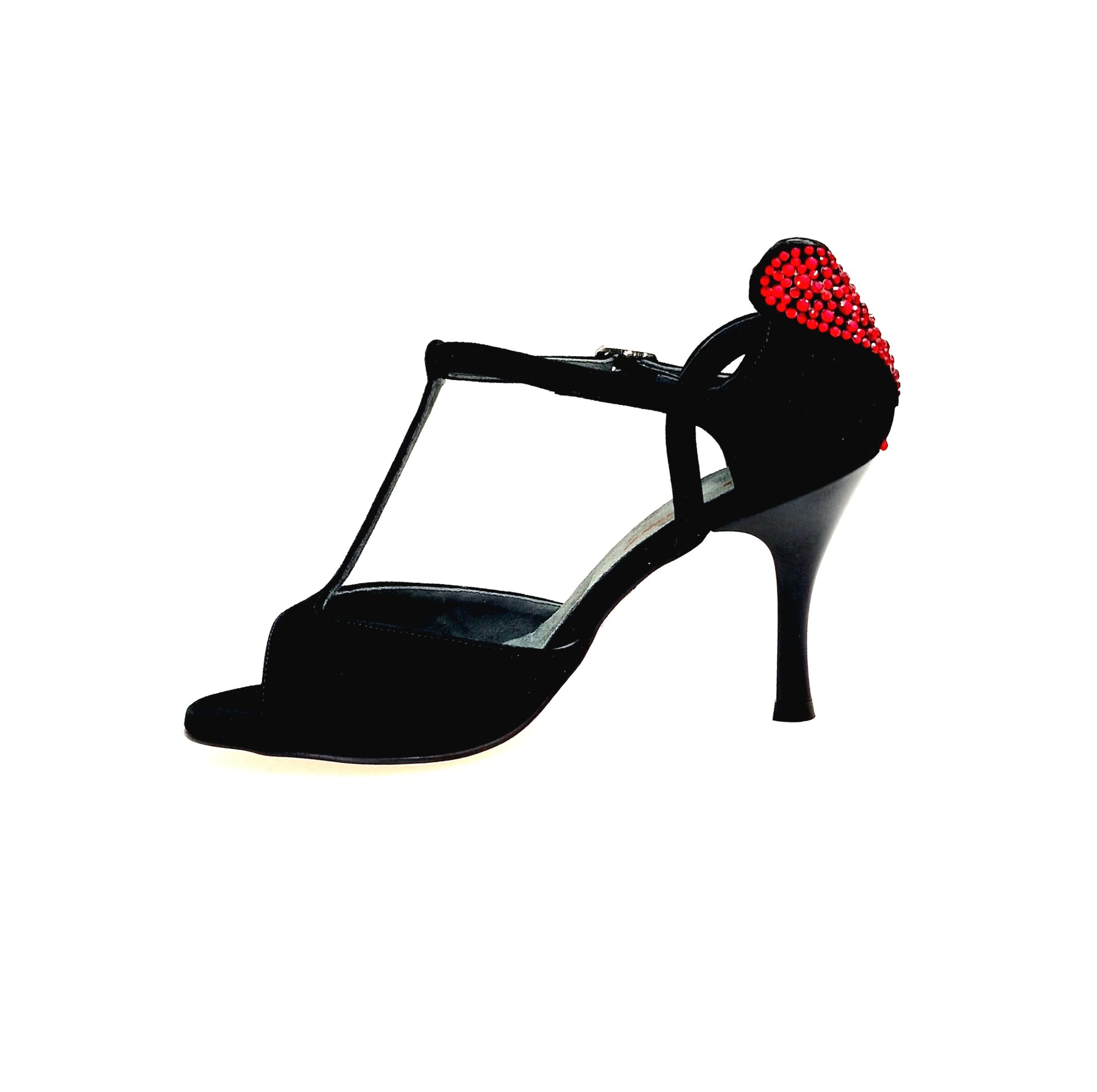 Sandalo donna Wish Dance in camoscio nero con cuore Swarovski rosso e tacco a rocchetto nero smaltato.