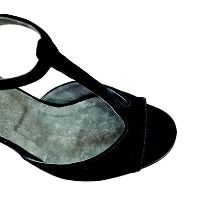 Sandalo donna Wish Dance in camoscio nero e Swarovski rosso con tacco a rocchettino smaltato nero, modello Bell/C Plus Black Cuore SW Red.