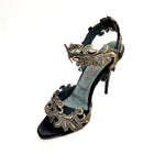 Carica immagine nella Galleria, Sandalo da donna Wish Dance Shop NURYA PZ F.626 in raso seta nera con applicazione di pizzo macramé e tacco a spillo nero.
