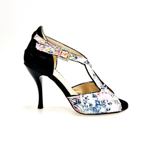 Sandalo Outlet 1557H in tela acquarello con disegno floreale, tacco a spillo e dettaglio in lurex nero.
