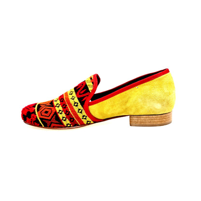 Mocassino uomo Wish Dance Shop MS21 in tessuto con fantasie messicane, tallone in camoscio giallo senape e tacco in legno.