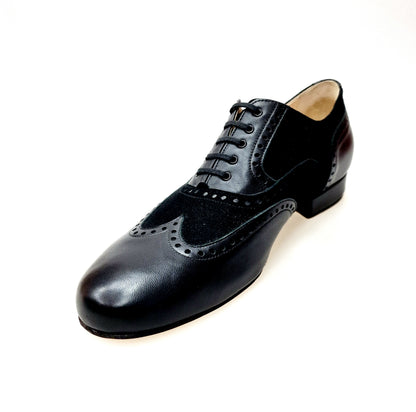 Scarpe stringate ADOLFO 811F Chicago Forata in pelle e camoscio nero, con suola divisa, stile Oxford a coda di rondine.