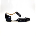 Load image into Gallery viewer, ADOLFO (811F Chicago Forata) - Stringata a Coda di Rondine Mod. Oxford Profili Forati in Vernice Nera e Vernice Bianca
