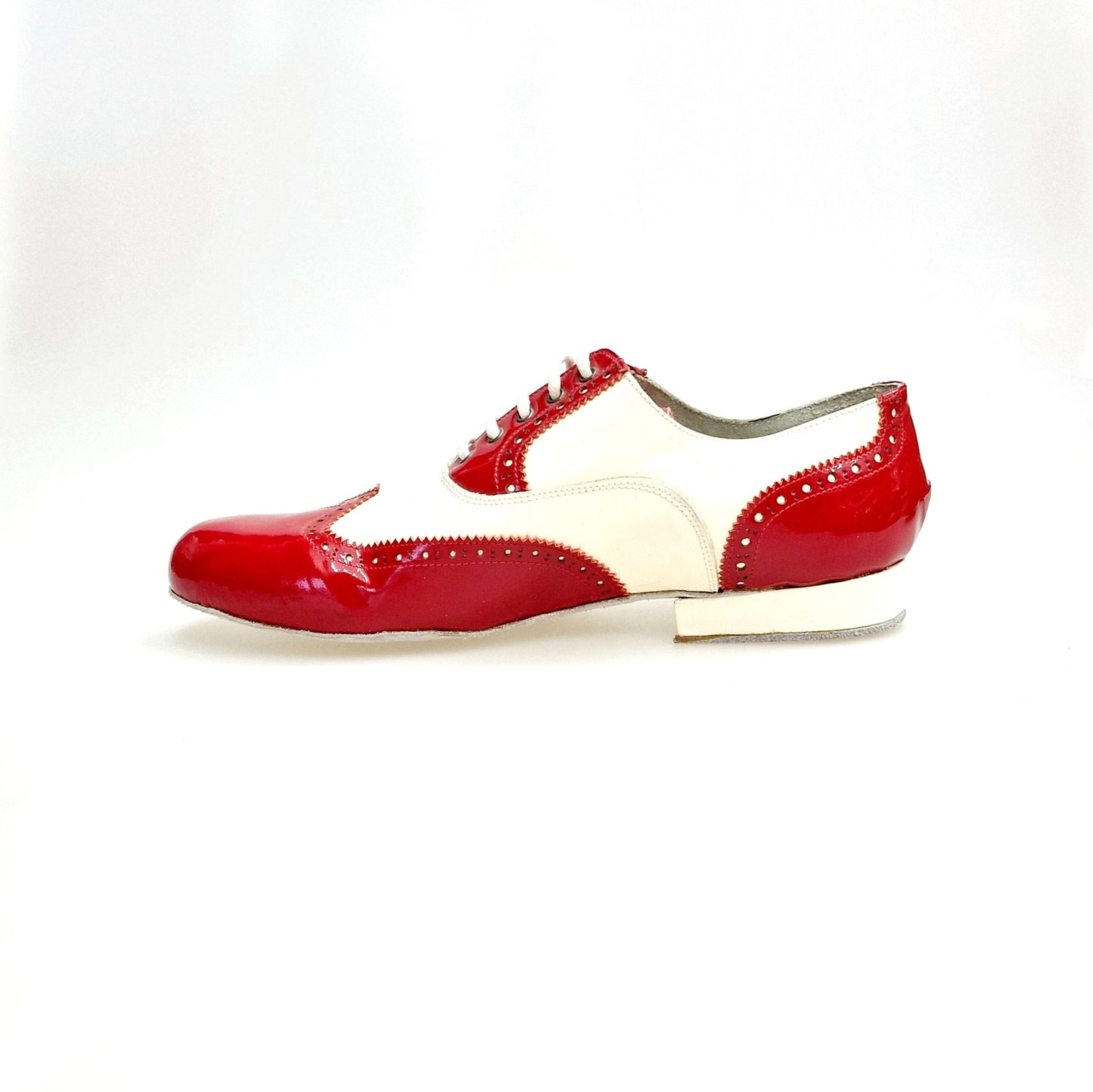 Scarpa da uomo Samuel Movida Wish Dance con vernice rossa e bianca, coda di rondine tonda, dettaglio elegante e lucido