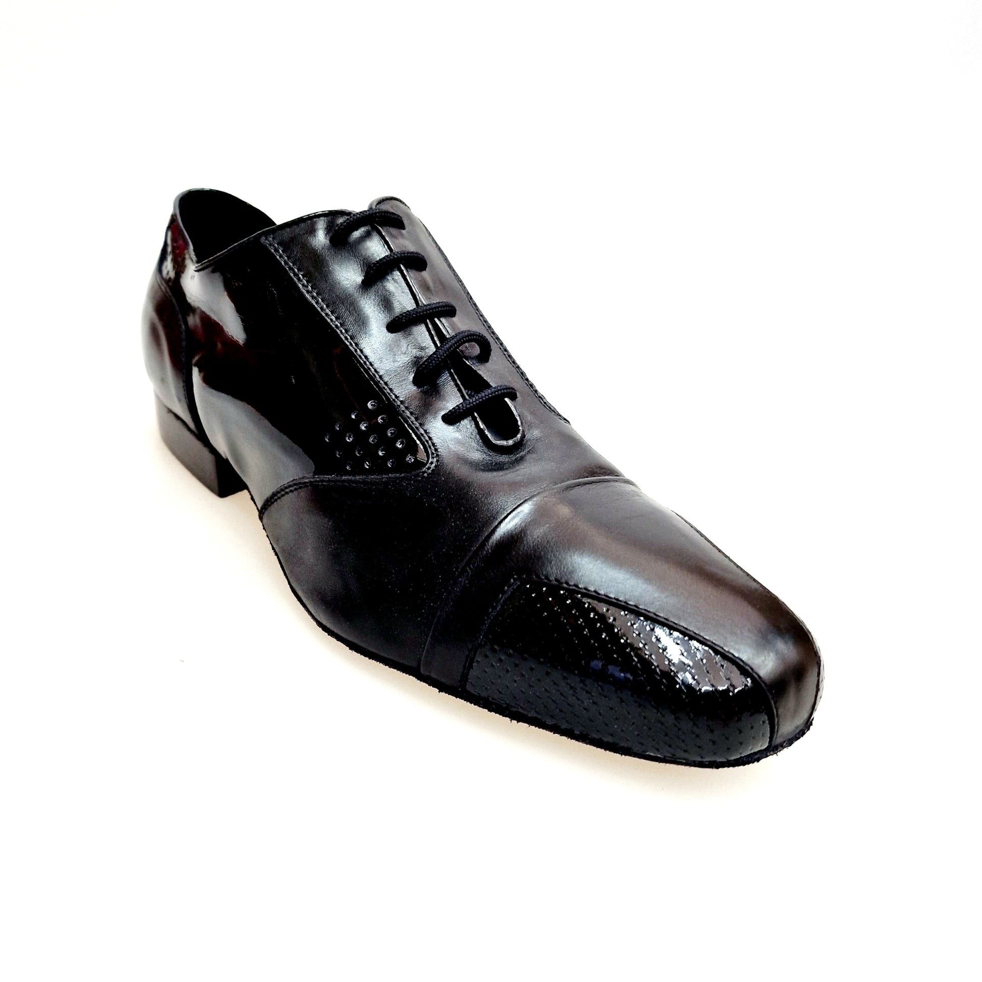 Scarpa da uomo Milo Wish Dance in morbida pelle nera e vernice nera, punta squadrata, stile elegante e moderno.
