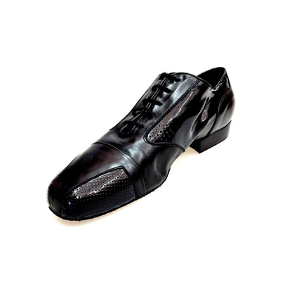 Scarpa da uomo Milo di Wish Dance in morbida pelle nera e vernice nera con punta squadrata, ideale per stile elegante e moderno